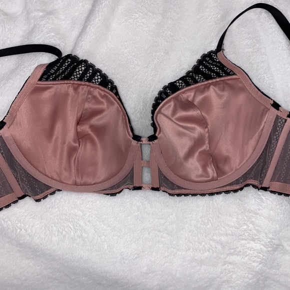 Victoria’s Secret Bra - Picture 3 of 6